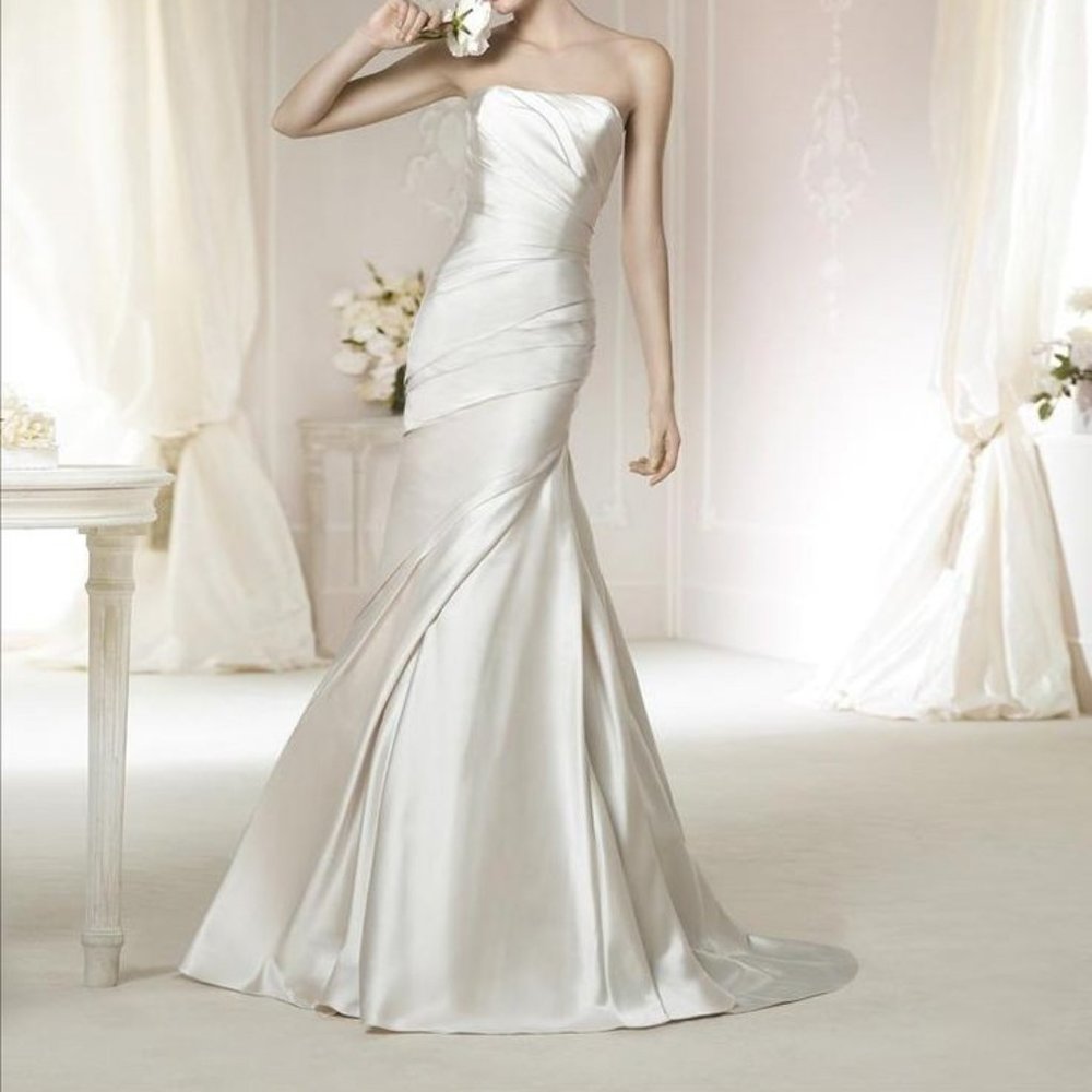 NWT Pronovias White One W1 411 simple PLUS bridal
